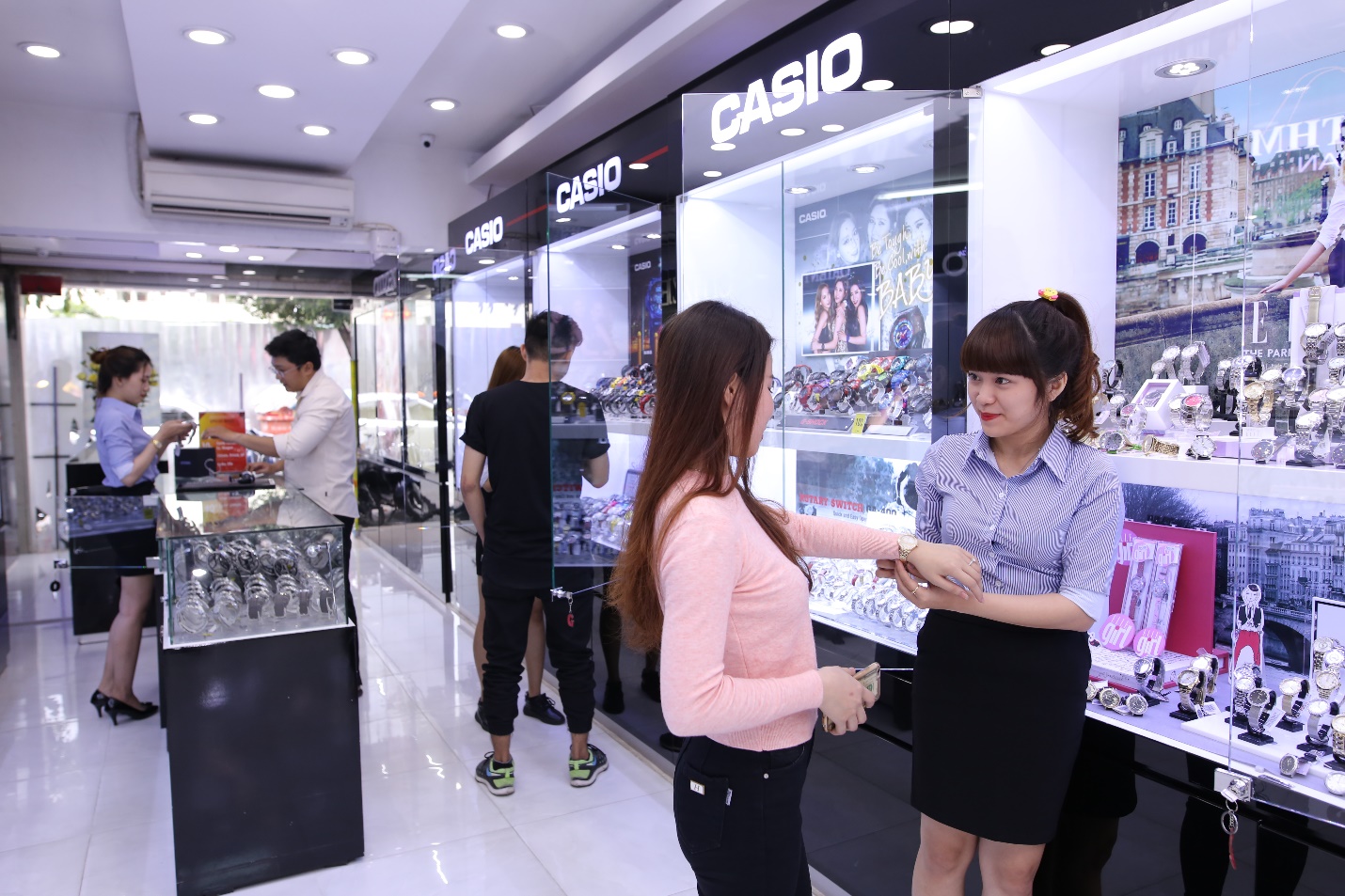 Đồng Hồ Chính Hãng Giảm 30%